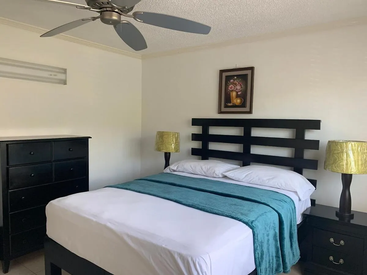 Kingston Getaway - Gated 2Br With Mountain Views Villa Holiday home
