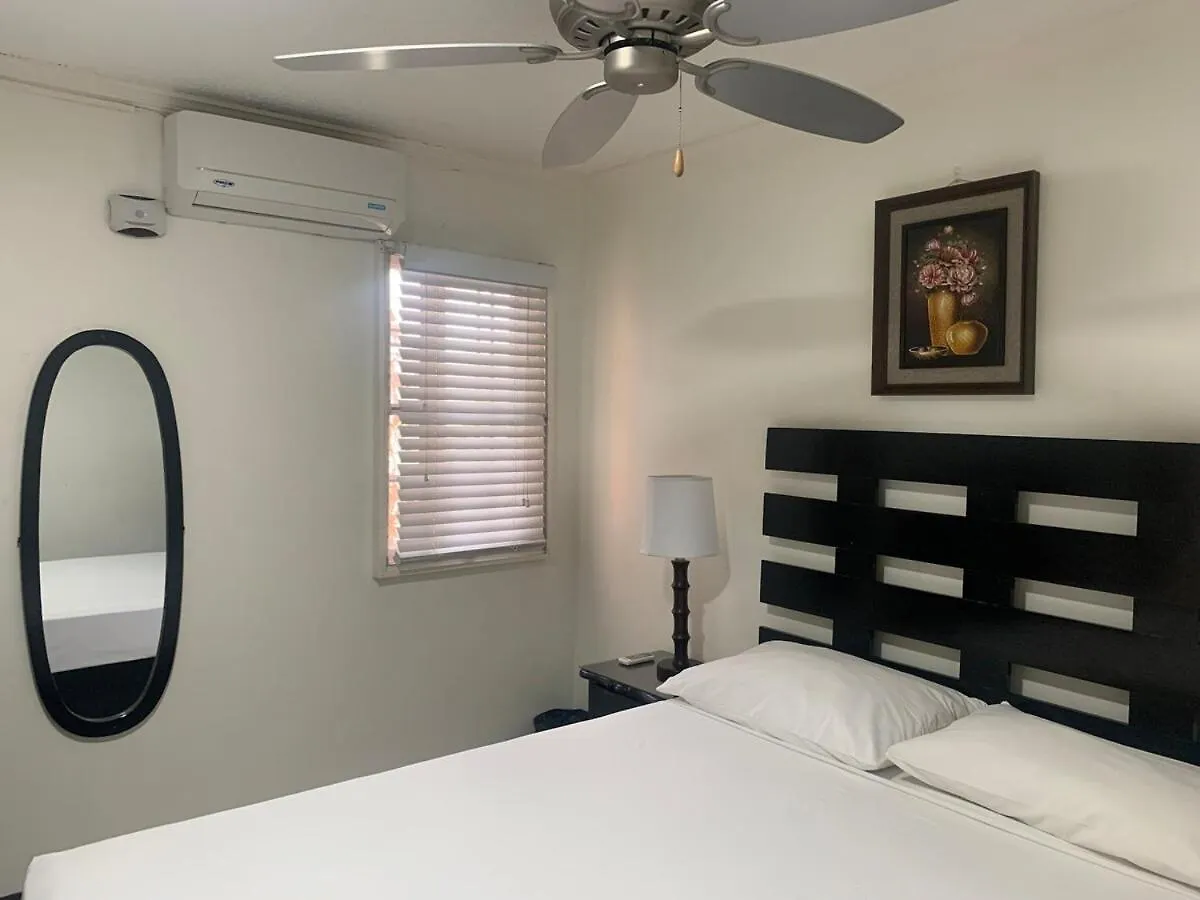 Holiday home Kingston Getaway - Gated 2Br With Mountain Views Villa