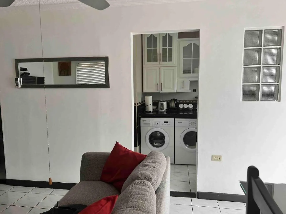 Holiday home Kingston Getaway - Gated 2Br With Mountain Views Villa