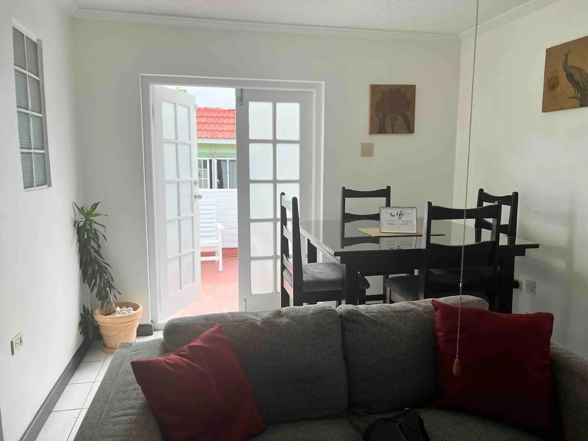 Kingston Getaway - Gated 2Br With Mountain Views Villa Jamaica